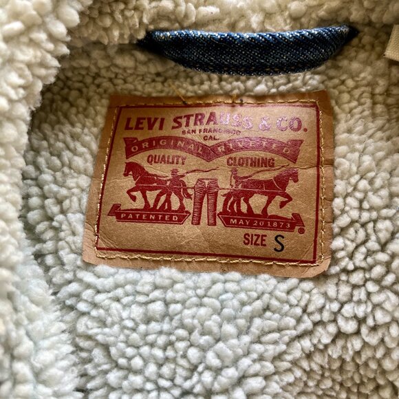 Levi's Fleece Lined Denim Jacket - Picture 3 of 3